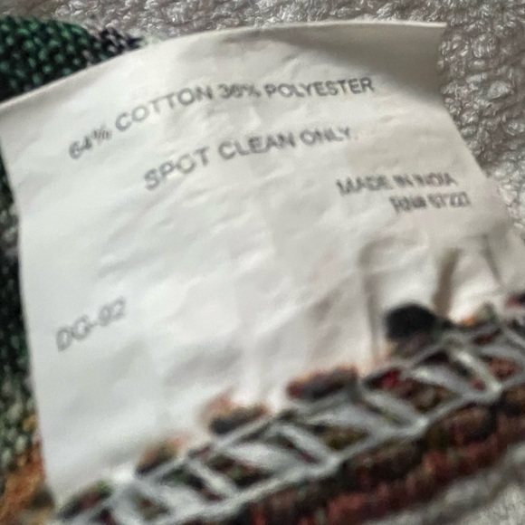 🎃🍁-“Hello Fall” Embroidered Table Runner-🍁🎃 - Picture 3 of 5